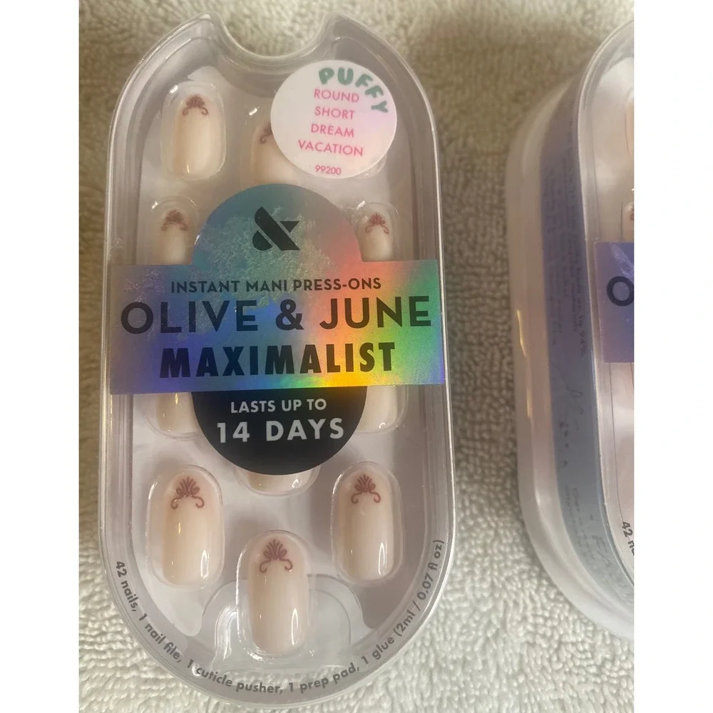 Olive & June Maximalist Press-On Nails Dream Vacation Round Short Set of 2 99200